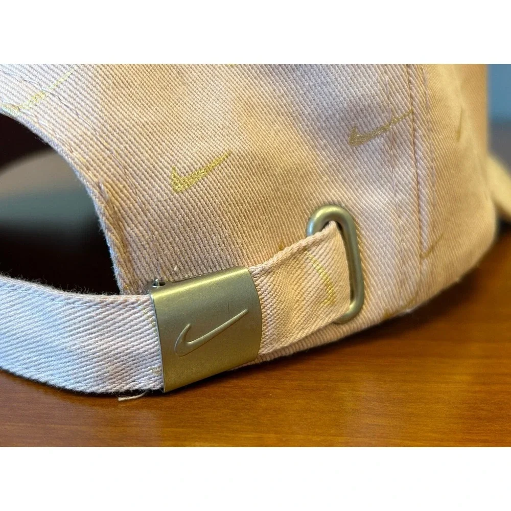 Women's S1ze Nike True Size adjustable‎ cap with logo pattern
